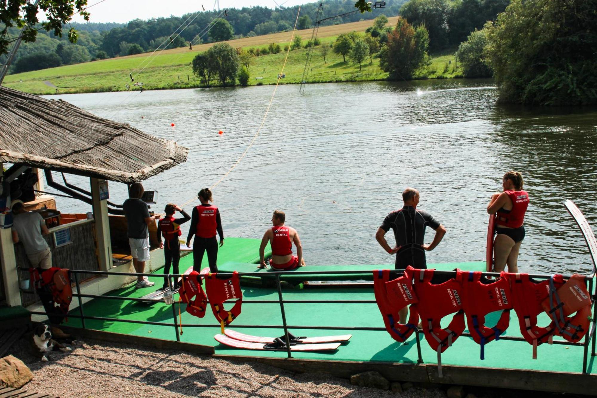 Fh "Baeren Ecke" Am See Im Hessischen Bergland Kirchheim  Luaran gambar